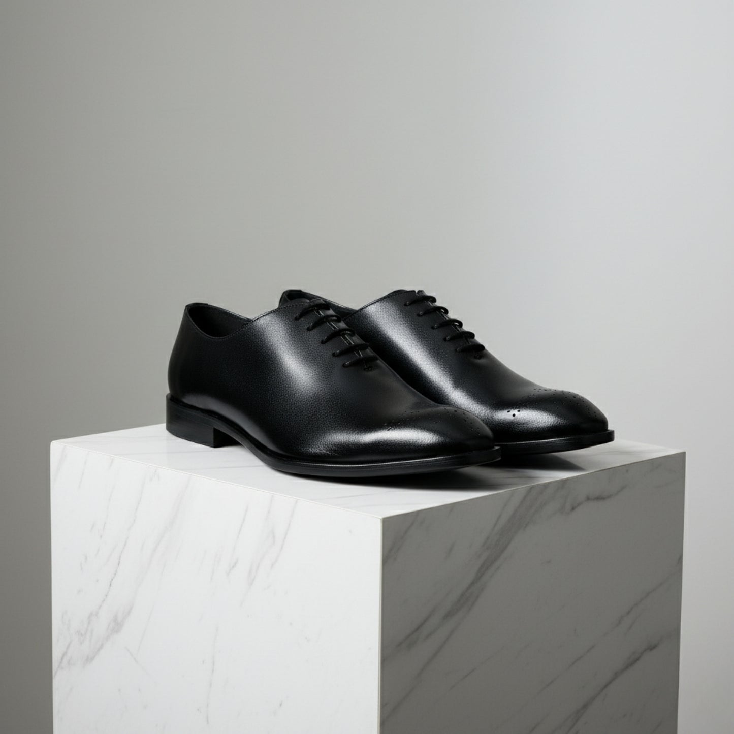 Flower Wholecut Oxford Black