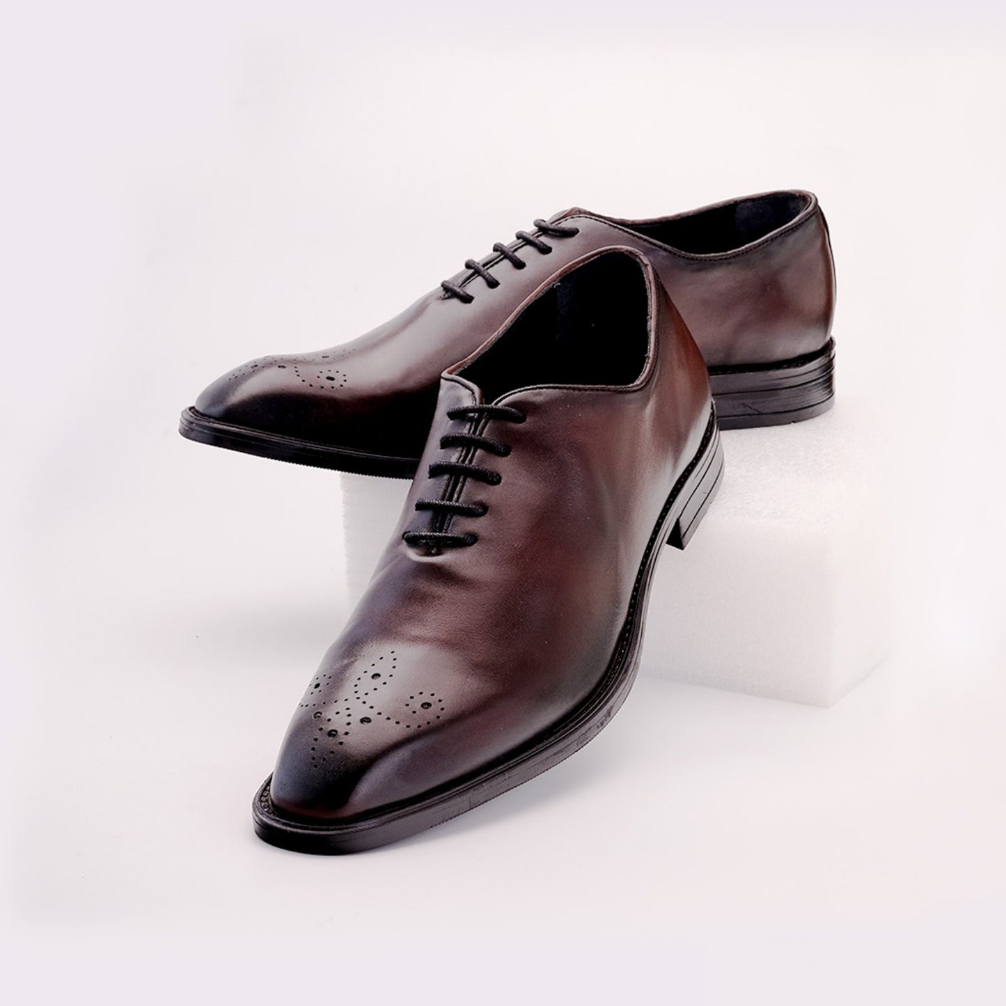 Flower Wholecut Oxford